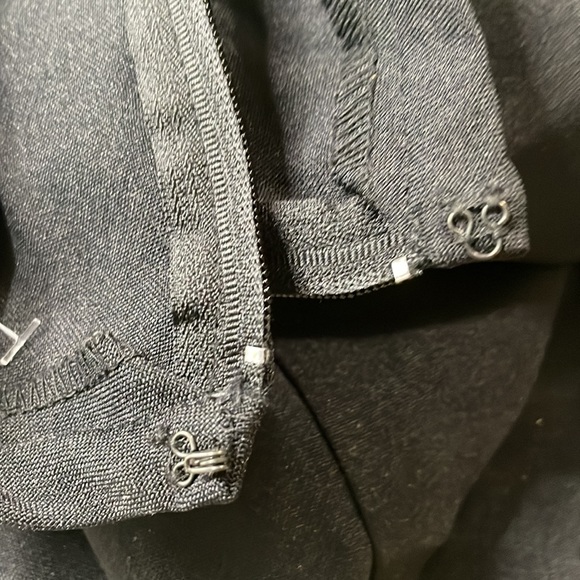 Black polyester skirt size 8 - Picture 7 of 12